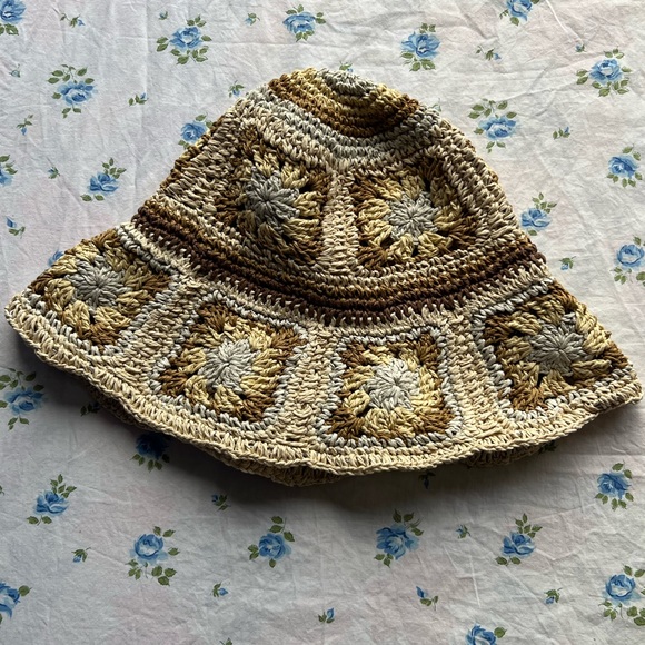 Crochet Steve Madden Bucket Hat - Picture 2 of 3